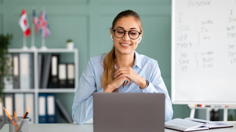 How to Work Effectively with Your Online English Tutor for Best Results