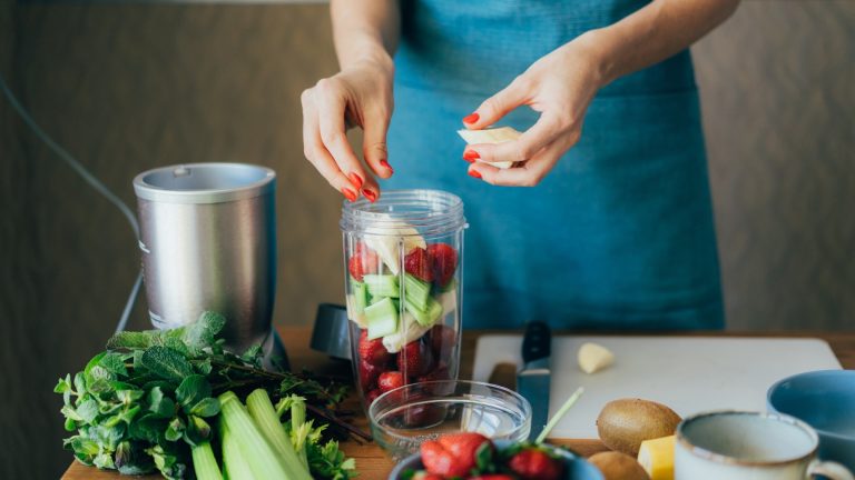 The Ultimate Guide to Choosing the Right Blender for Your Home
